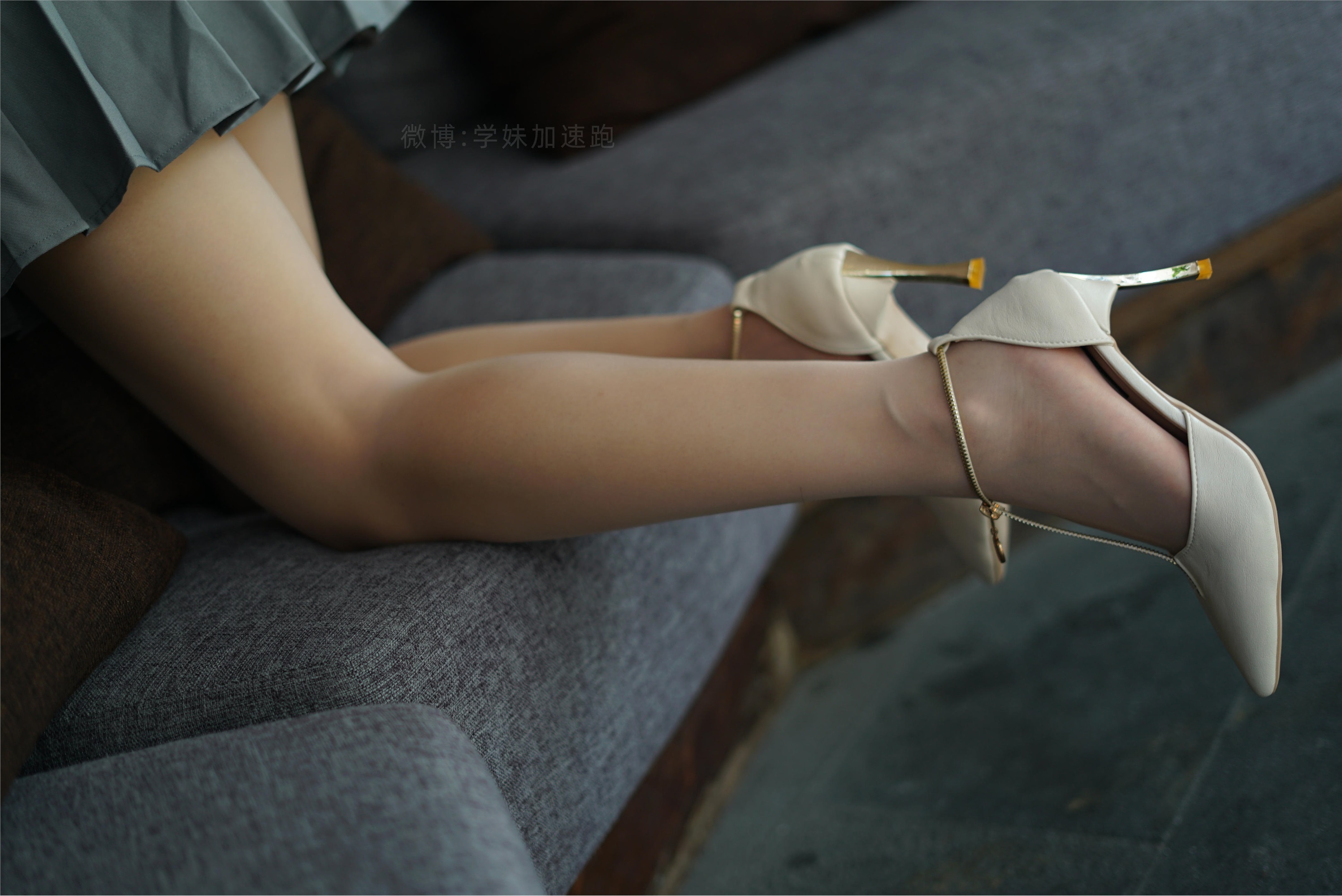 学妹加速跑 XM053《灰裙下的丝-玲玲》